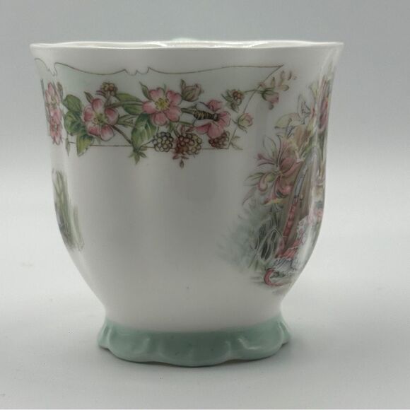 Brambly Hedge Summer by ROYAL DOULTON Mug - Picture 3 of 11
